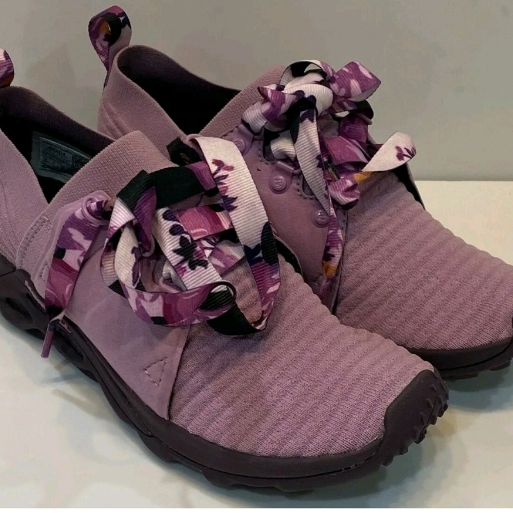 Merrell Range AC Women's Athlectic Shoe 8.5